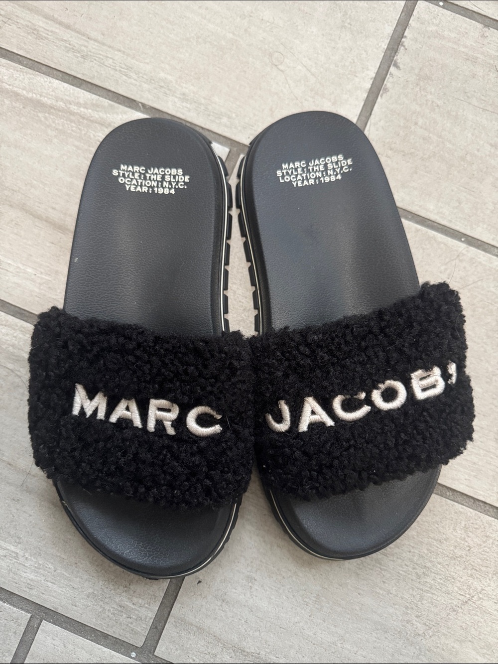 Marc Jacobs Kids Black Sherpa Logo Slides with White Stitching